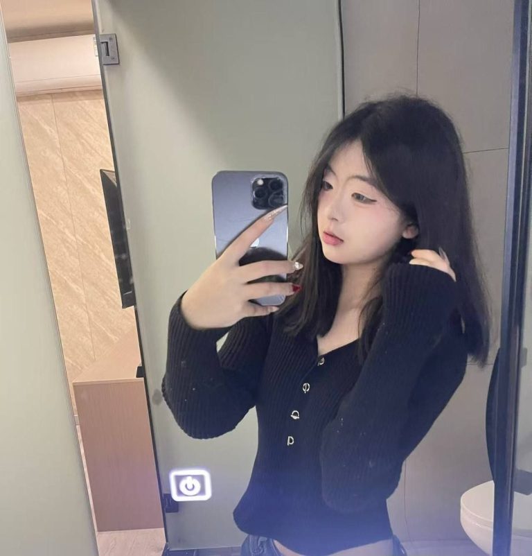 少女感、舌吻、一颗心、位于开福区