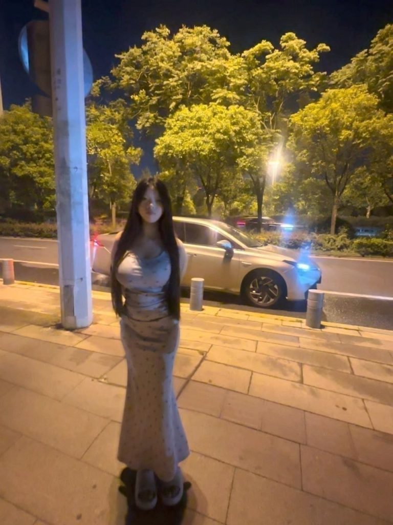 包夜、巨乳、六九、舌吻