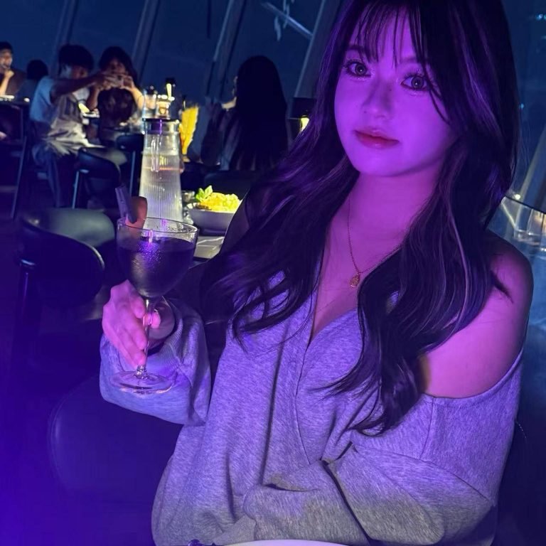 少女感、陪浴、深喉、巨乳