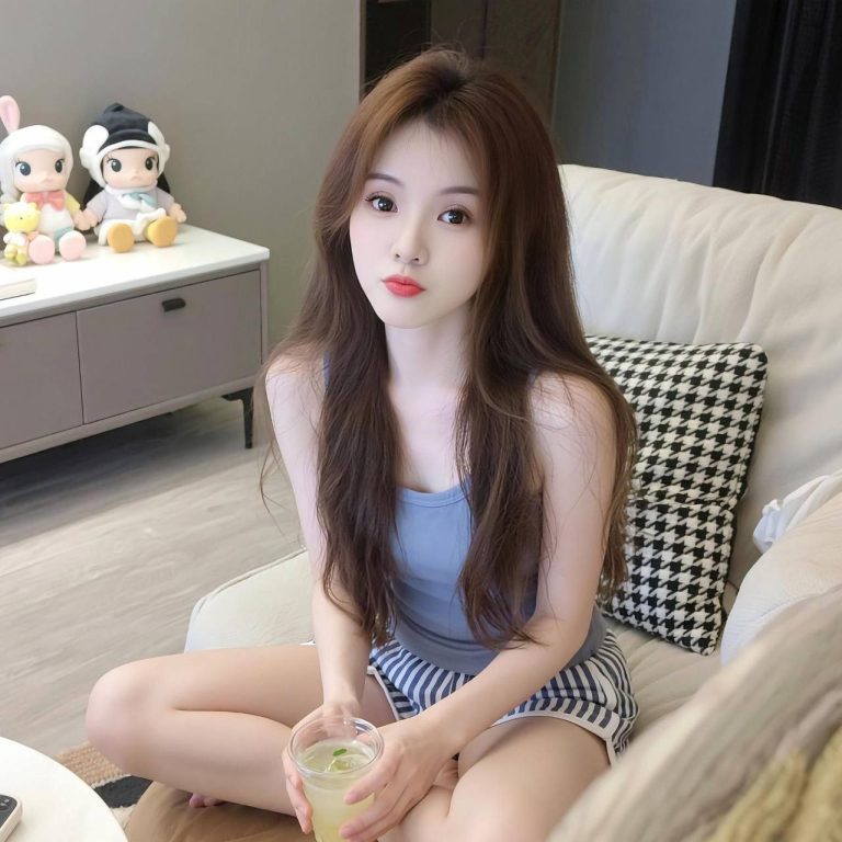 服务好、颜值高、身材好、伊柠