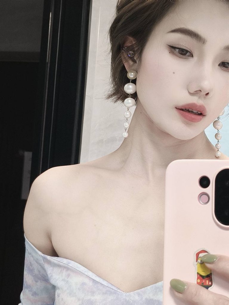 清纯、甜美、温柔