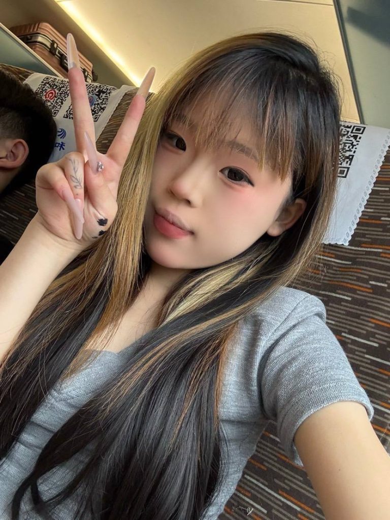 口活好、姿势多、刚下海、小怡