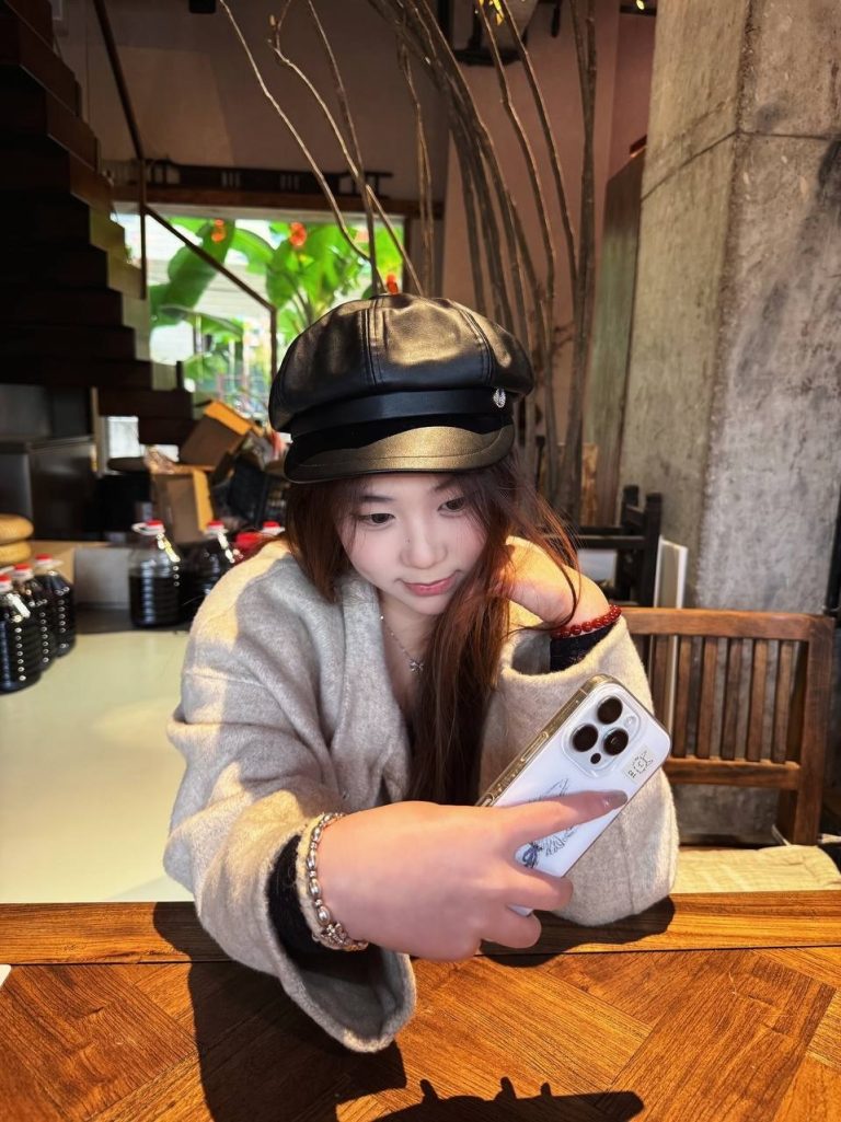 巨乳、六九、舌吻