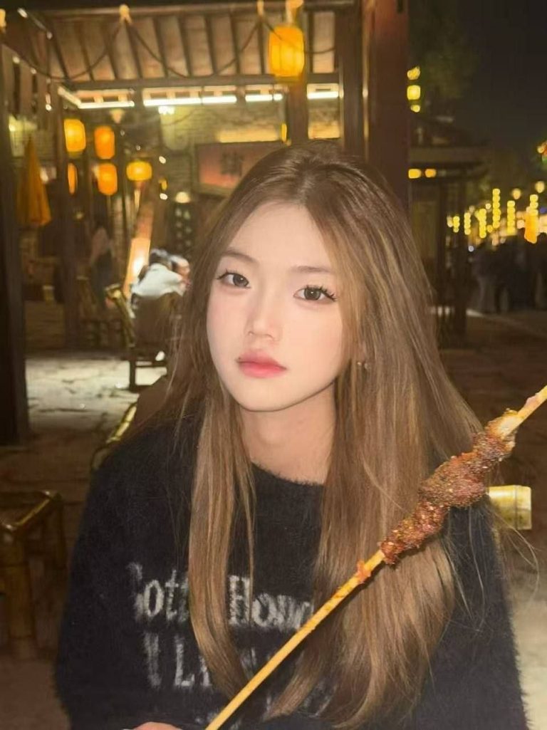 少女感、舌吻、陪浴、小渝