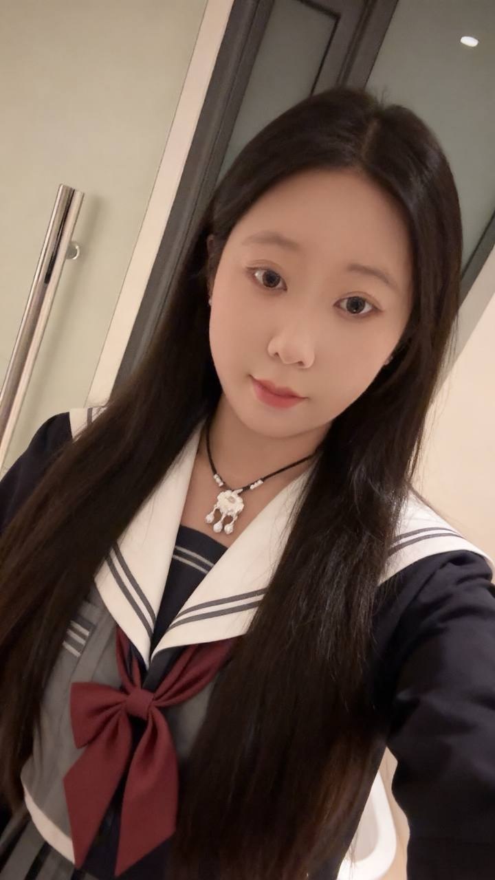 巨乳、少女感、六九、舌吻