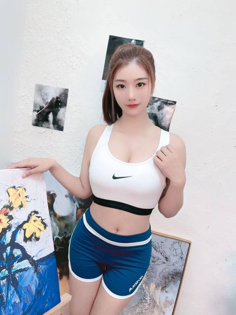 乖巧听话、女友感、主动热情