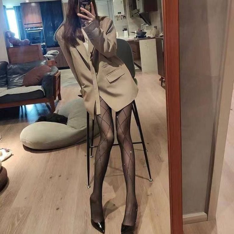 舌吻、大蟒蛇、颜值车、少女感