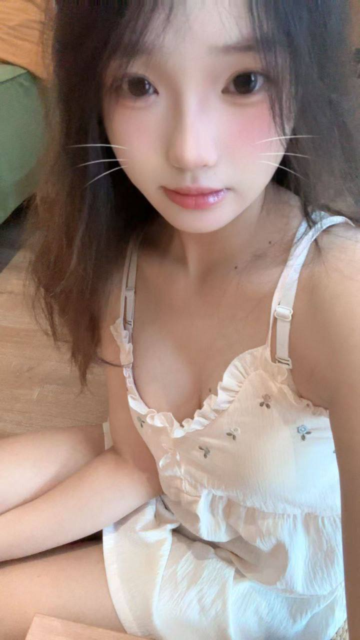 清纯可爱、女友感足、丝袜制服、挑逗调情