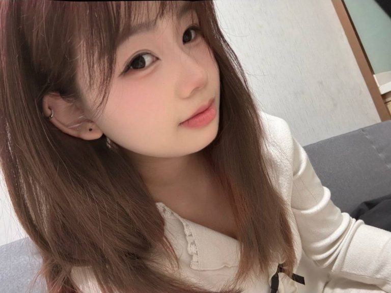微胖、冷白皮、口爱