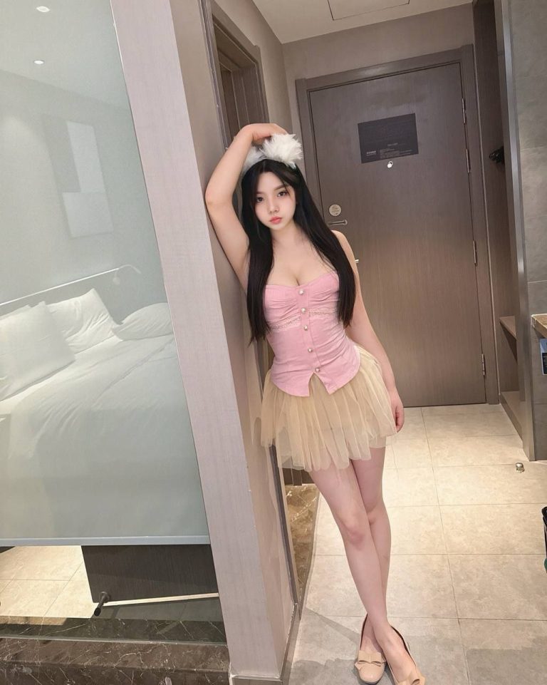 口深S、丝袜、漫游