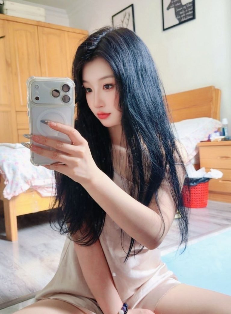 年轻、高挑、清纯、甜美