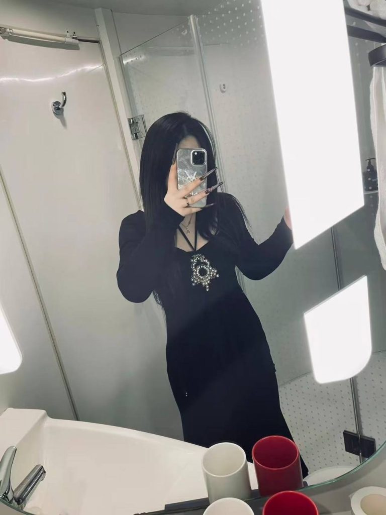 年轻活泼、制服诱惑、口舌服务、清纯