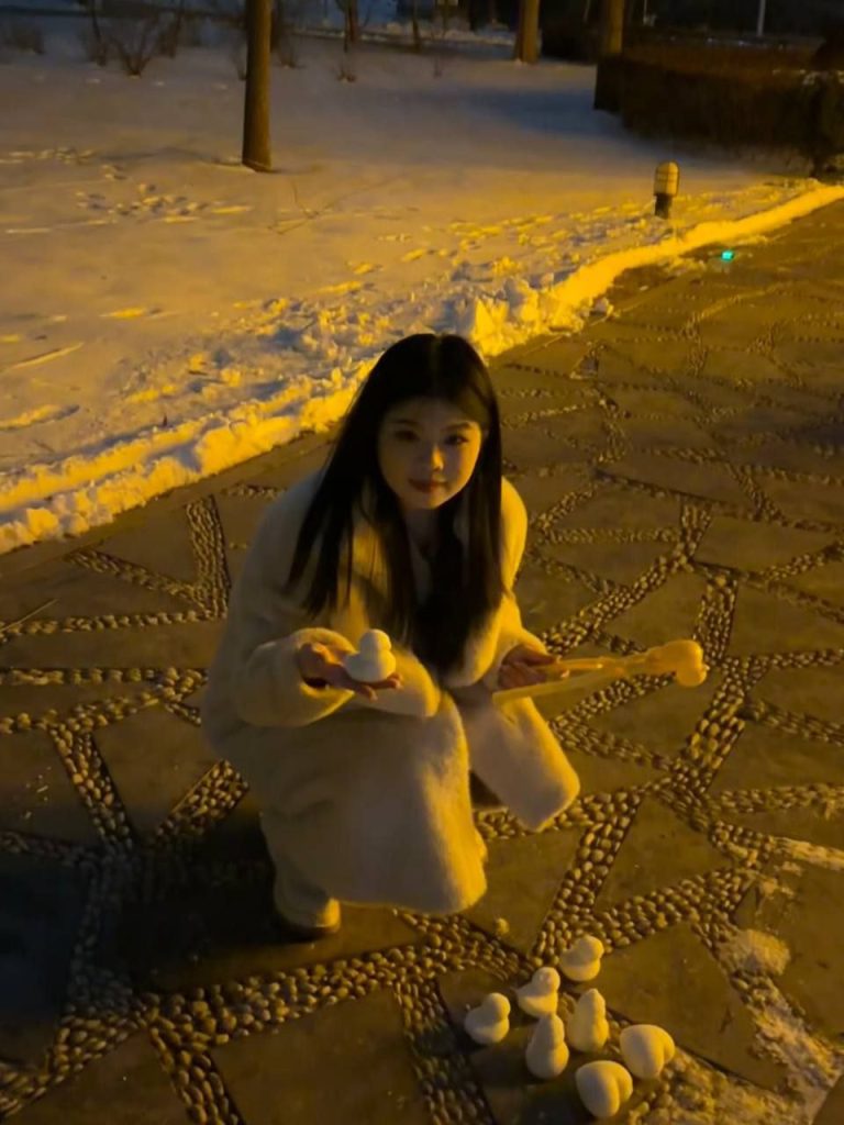 少女感、制服丝袜、温柔体贴、清纯