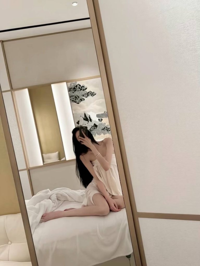 御姐、艳舞、大蟒蛇