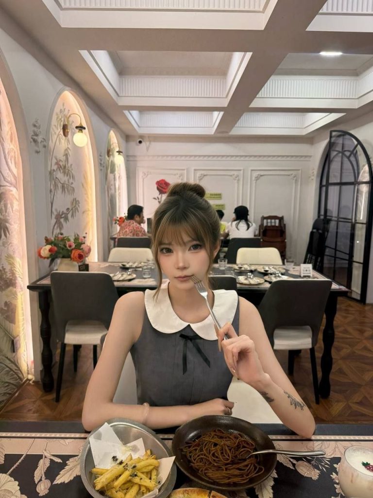 大长腿、丝袜、清纯