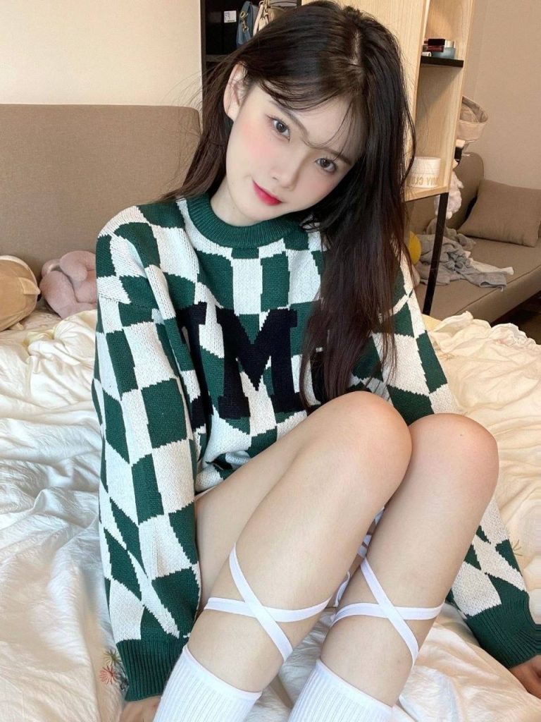 亲蛋蛋、丝袜制服、清纯、甜美