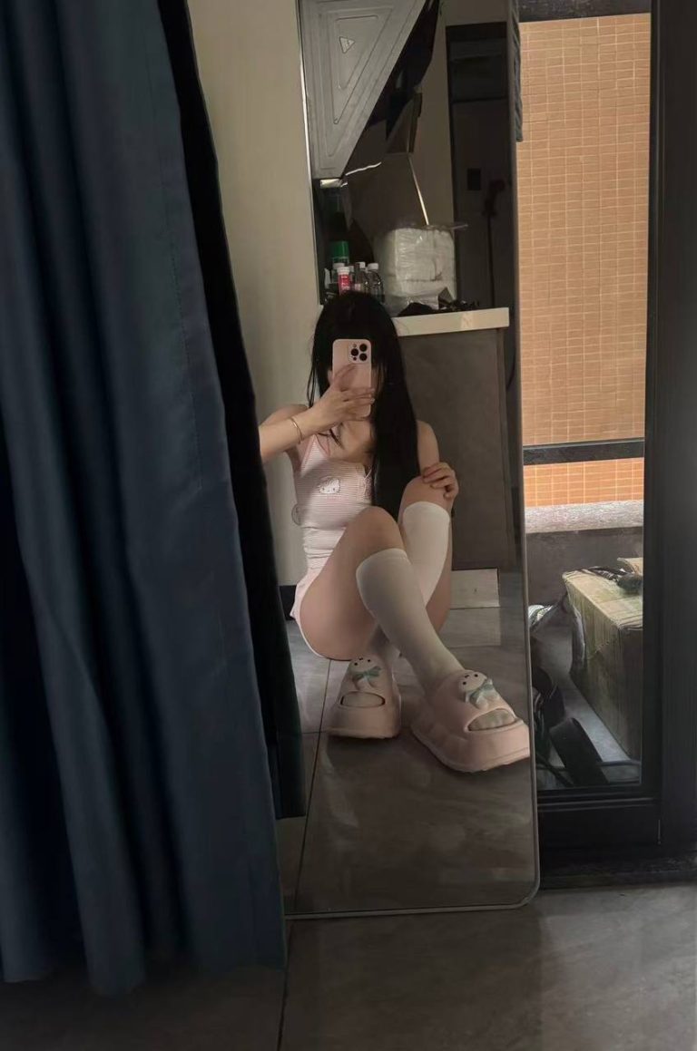 丝袜制服、清纯、甜美、温柔
