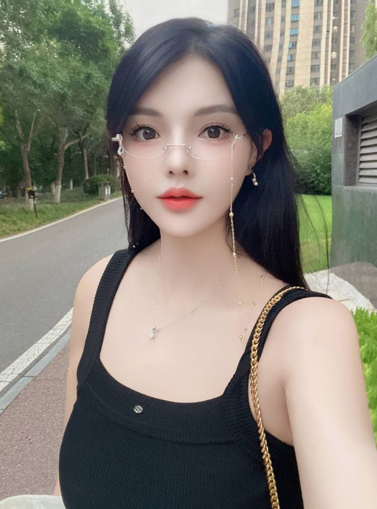 36D、皮肤白、服务控