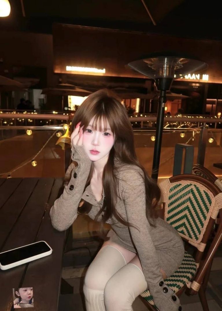 可甜可御、丝袜制服、激情啪啪