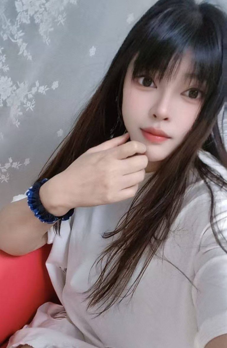高挑、丰满、清纯、甜美