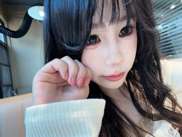 乐观开朗、不催不冷场、制服诱惑、少女感
