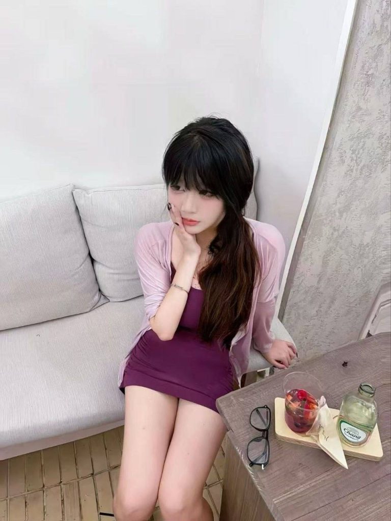 高颜值、好态度、身材好
