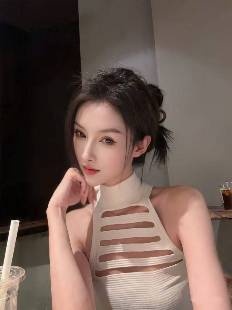 御姐、耐看、态度好