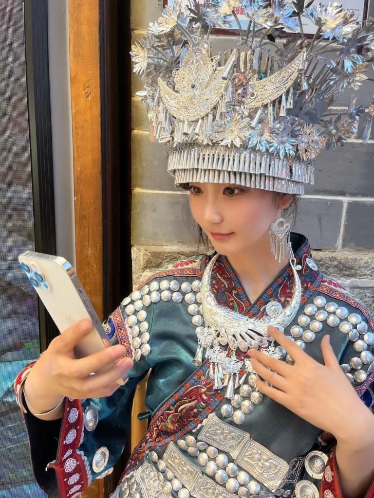 高挑、纤瘦、清纯