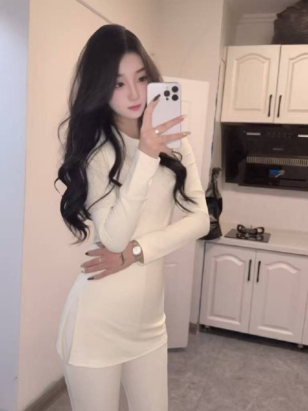 丝袜制服、调情、女友感、情绪价值