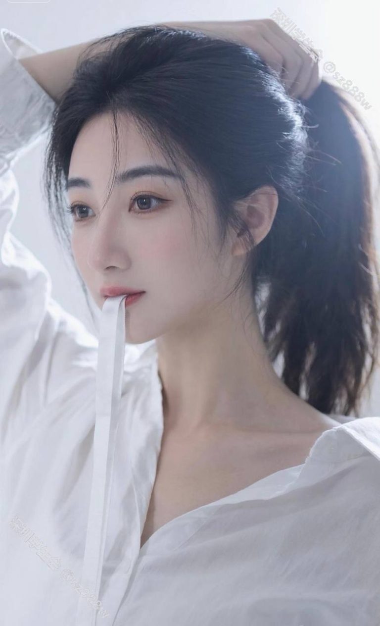 丝袜制服、御姐身材、水多敏感、清纯
