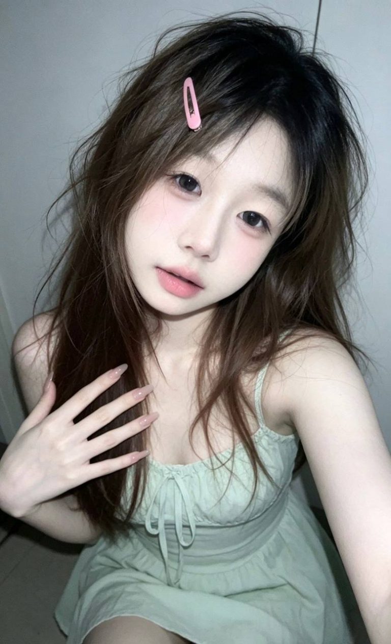 少女感、长腿、丝袜