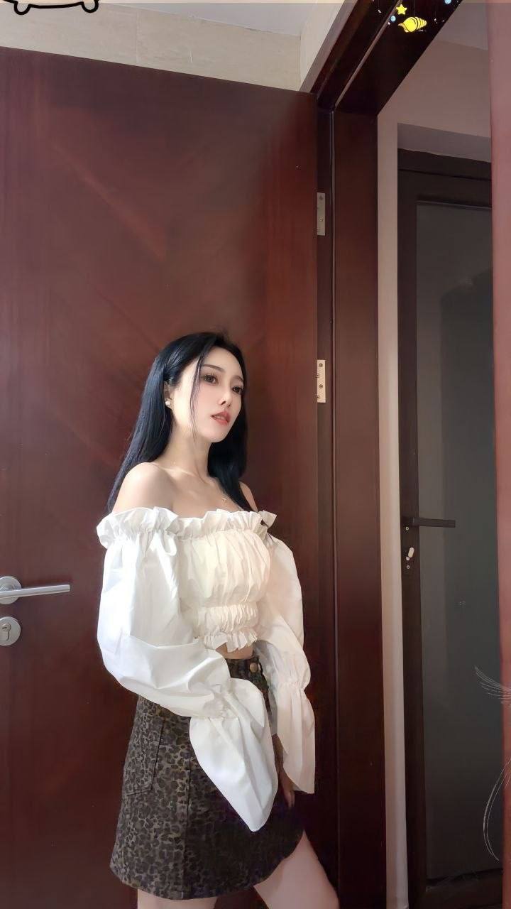 清纯可爱、身材娇小、服务全面、清纯