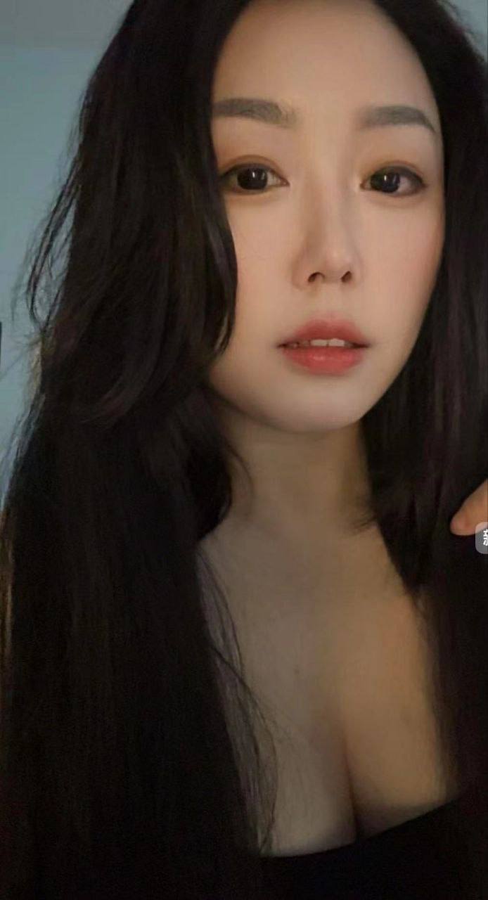 温柔体贴、服务周到、清纯