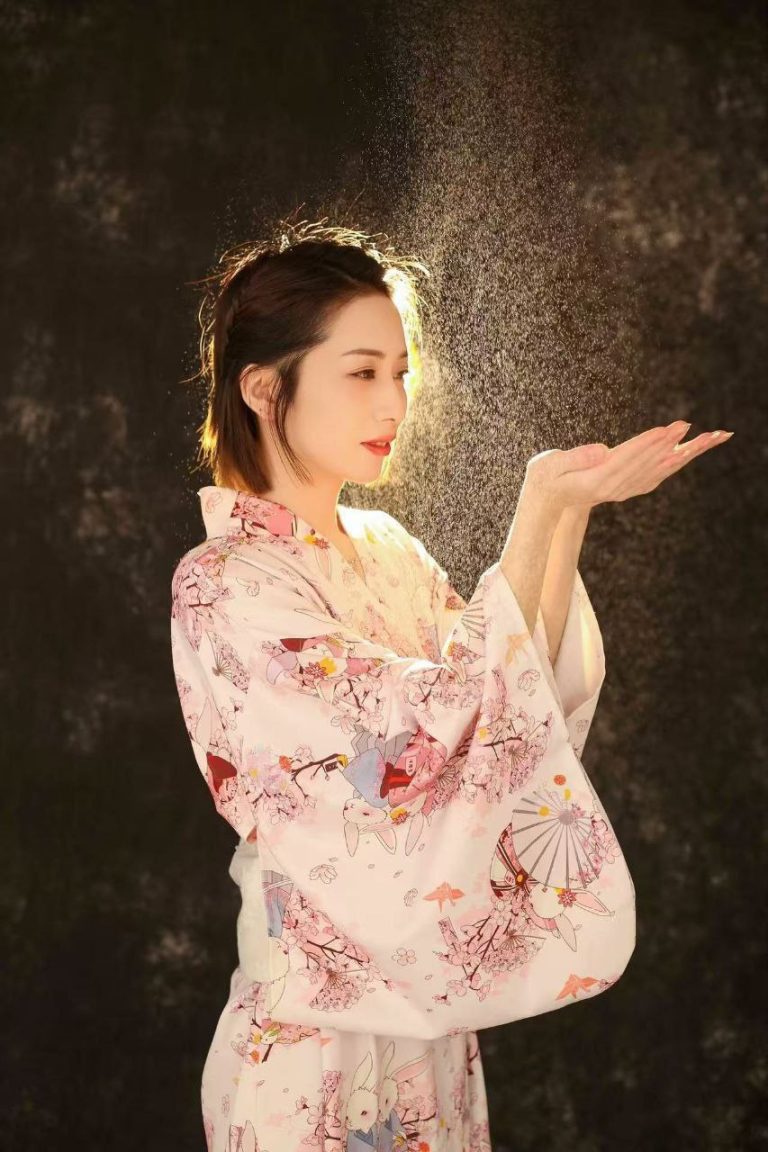 热情主动、清纯可爱、高挑