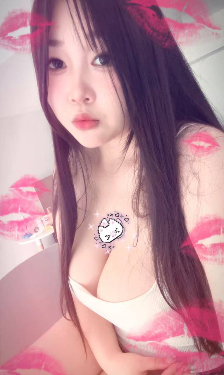 丰满、乖巧、制服风