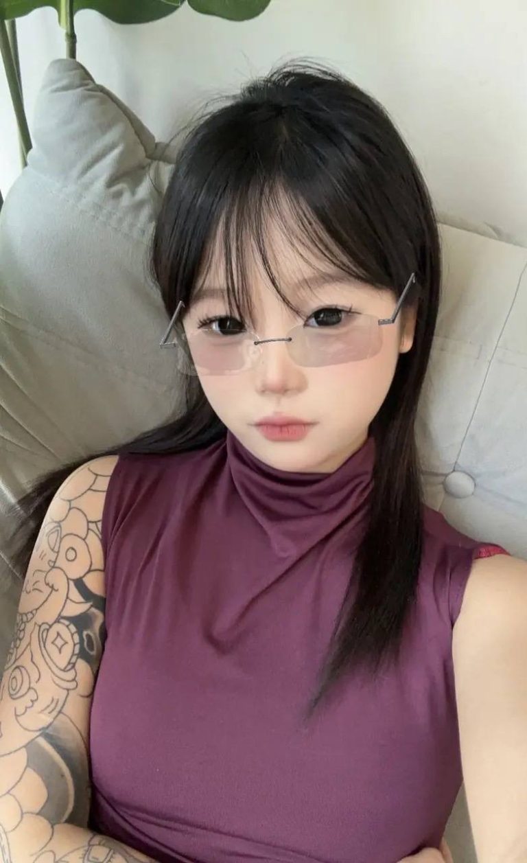 蛇纹、丝袜、69