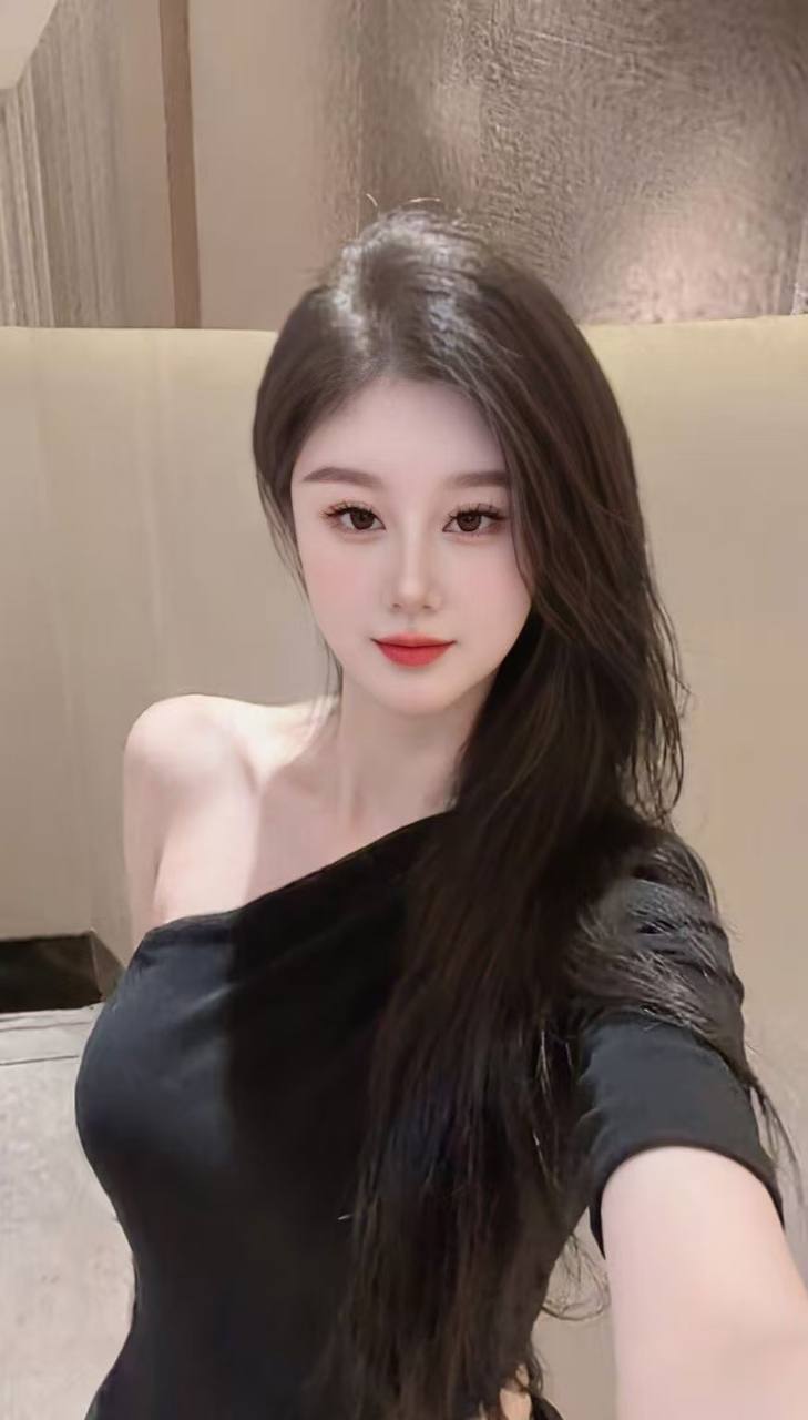 新人、颜值高、身材好