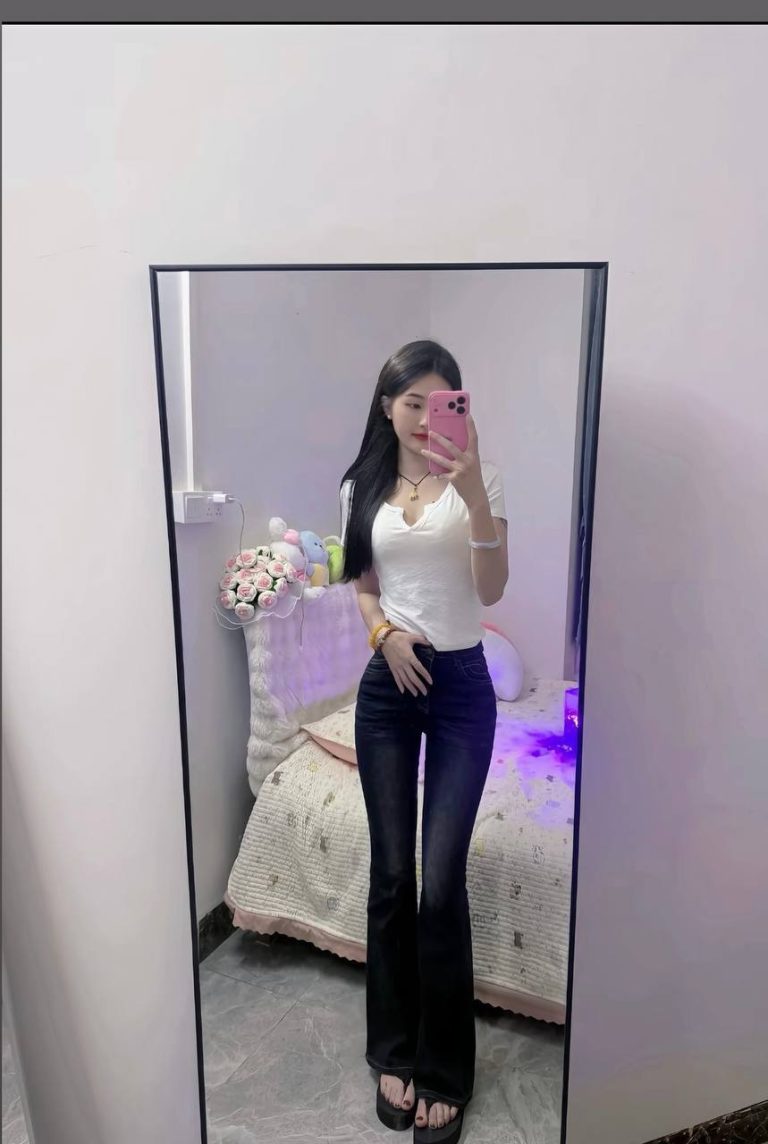 御姐、少女感、制服诱惑、肤白貌美