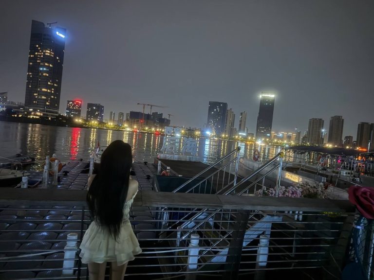 长腿、甜美、少女感