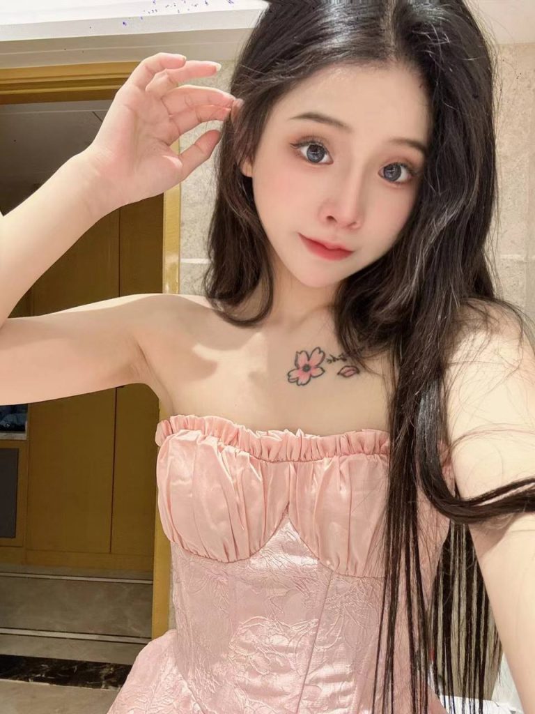 清纯、甜美、温柔