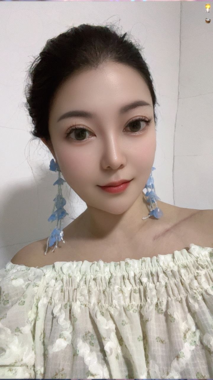 清纯、甜美、温柔