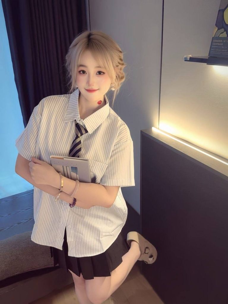 少女感、制服诱惑、清纯、甜美