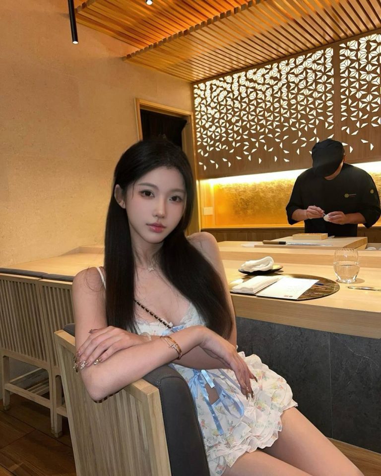 可咸可甜、敏感体质、丝袜情趣、配合度高
