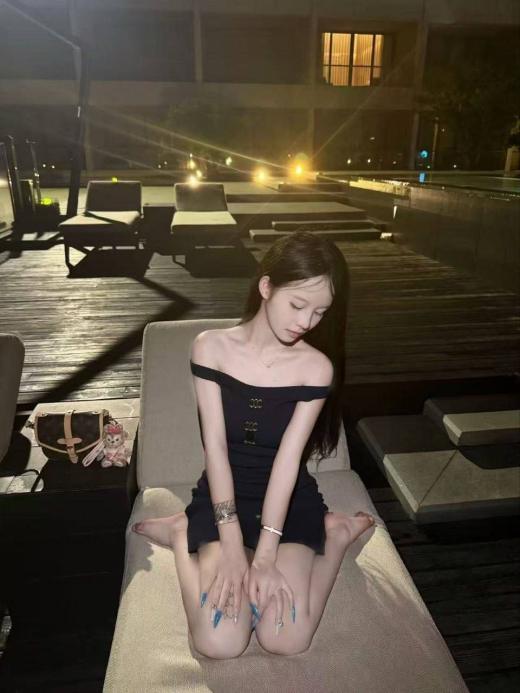 调情、清纯、甜美