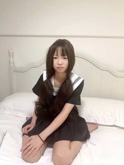 接吻、丝袜、乖巧