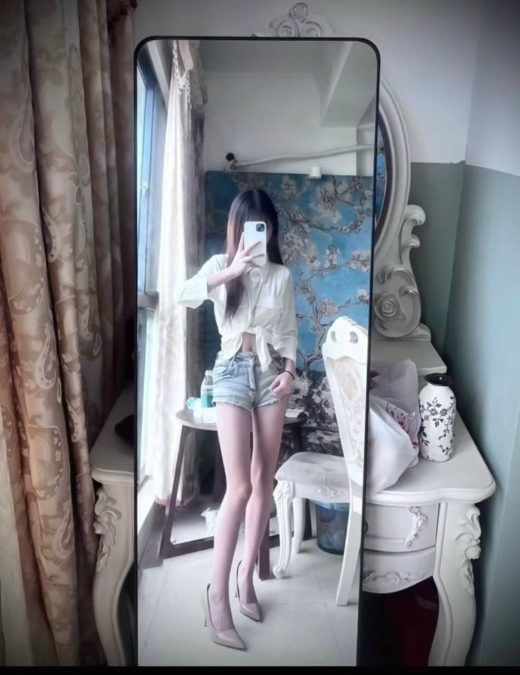 少女感、乖巧、小巧玲珑