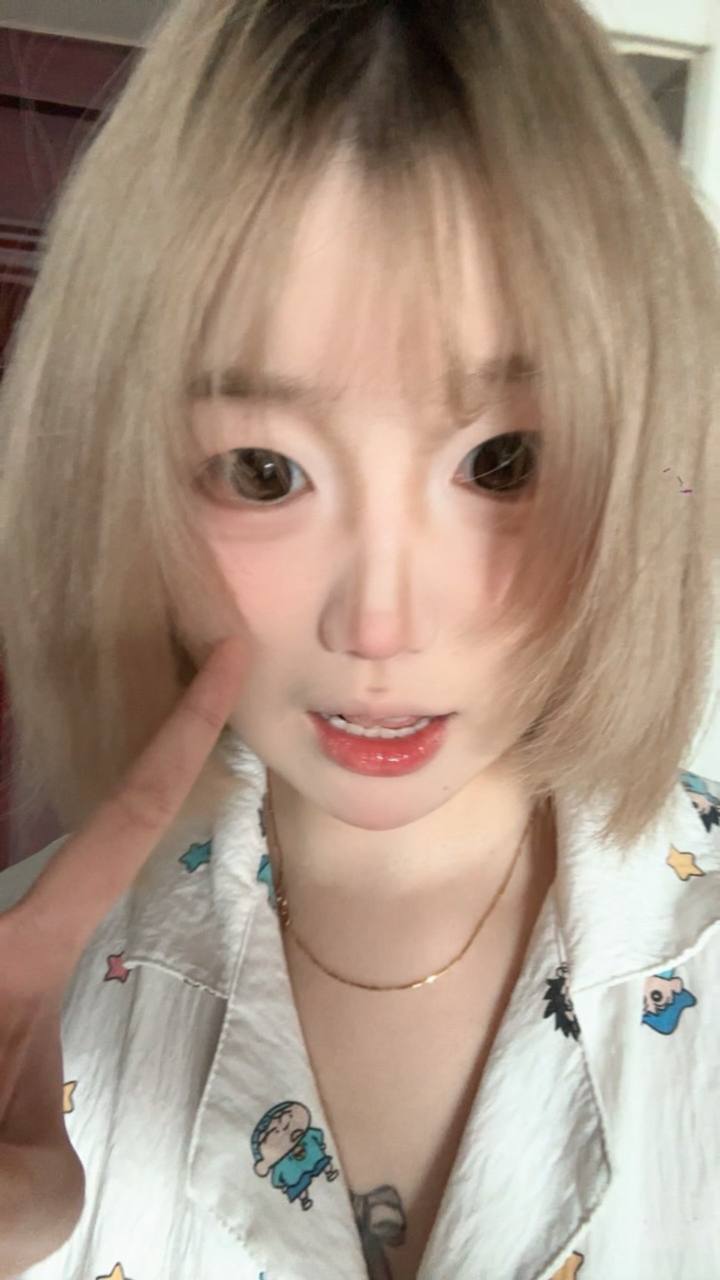 制服丝袜、乖巧健谈、清纯、甜美