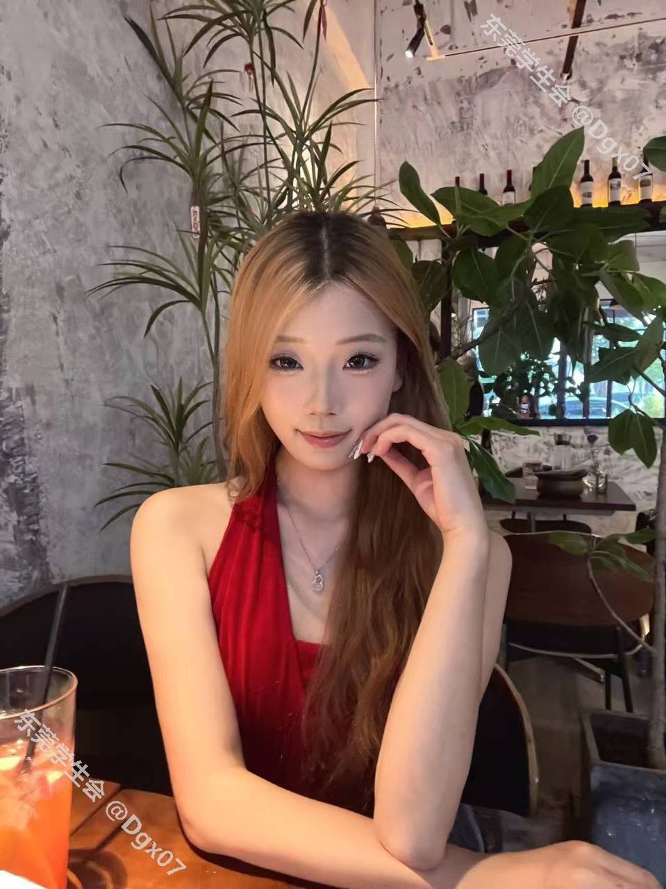 清纯、甜美、大长腿