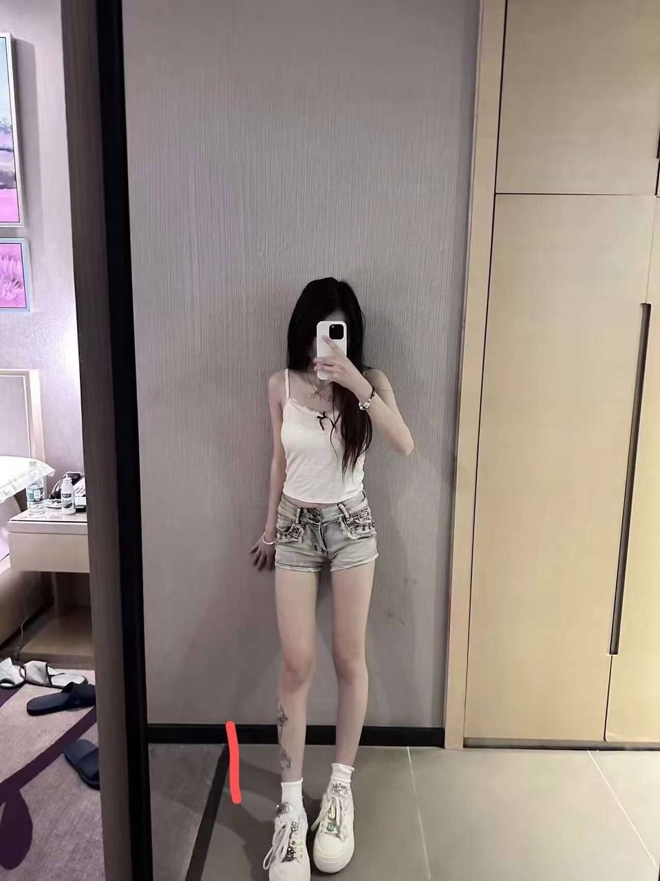 少女感、大长腿、皮肤嫩