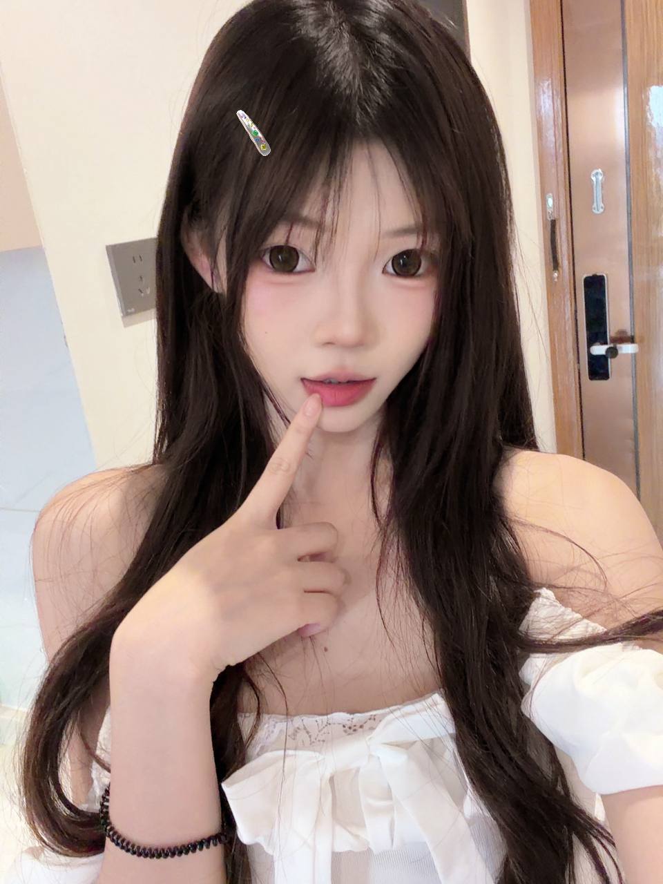 丝袜高跟、活泼开朗、清纯、甜美